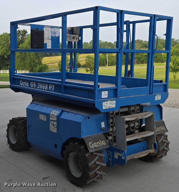 image for item EF1546 2000 Genie GS-2668 RT scissor lift