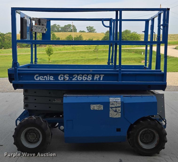 image for item EF1546 2000 Genie GS-2668 RT scissor lift