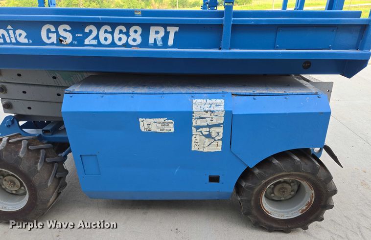 image for item EF1546 2000 Genie GS-2668 RT scissor lift