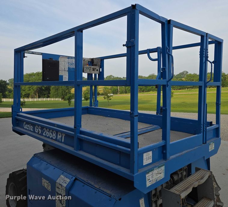image for item EF1546 2000 Genie GS-2668 RT scissor lift