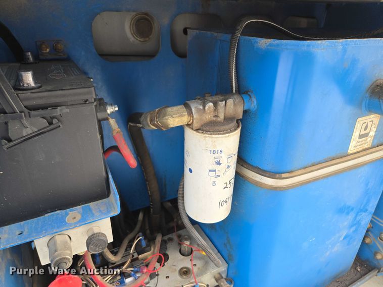 image for item EF1546 2000 Genie GS-2668 RT scissor lift