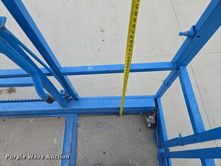 image for item EF1546 2000 Genie GS-2668 RT scissor lift