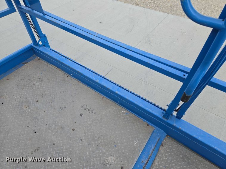 image for item EF1546 2000 Genie GS-2668 RT scissor lift