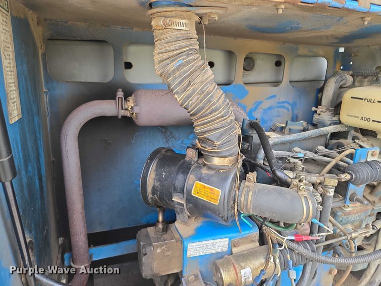 image for item EF1546 2000 Genie GS-2668 RT scissor lift