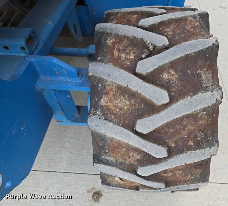 image for item EF1546 2000 Genie GS-2668 RT scissor lift