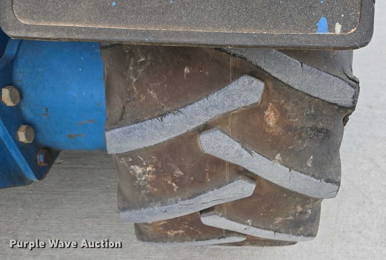 image for item EF1546 2000 Genie GS-2668 RT scissor lift