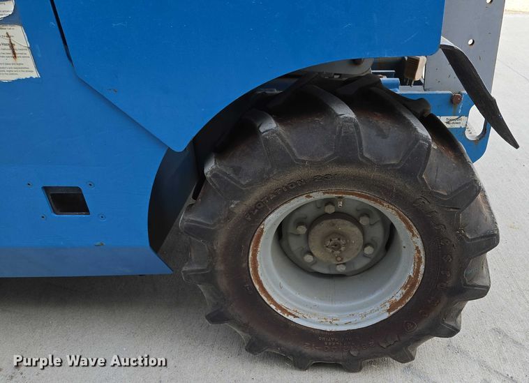 image for item EF1546 2000 Genie GS-2668 RT scissor lift