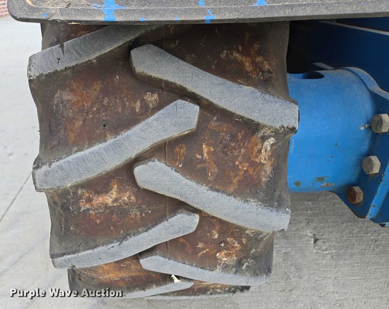 image for item EF1546 2000 Genie GS-2668 RT scissor lift