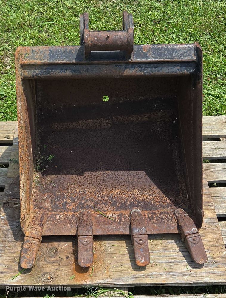 image for item EF1549 Backhoe bucket