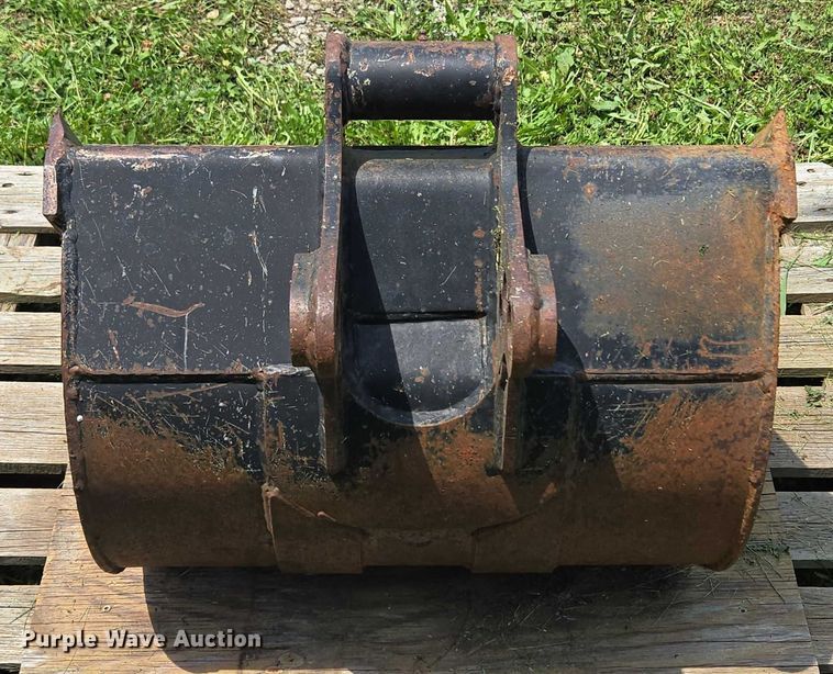 image for item EF1549 Backhoe bucket
