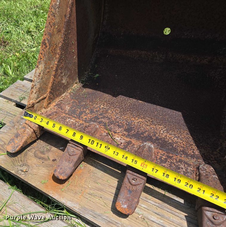 image for item EF1549 Backhoe bucket