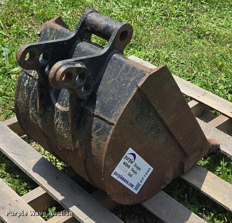 image for item EF1550 Backhoe bucket