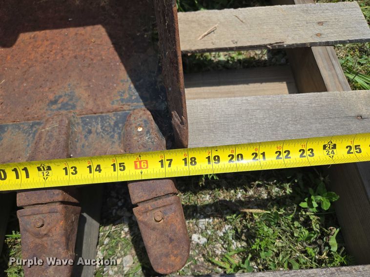 image for item EF1550 Backhoe bucket