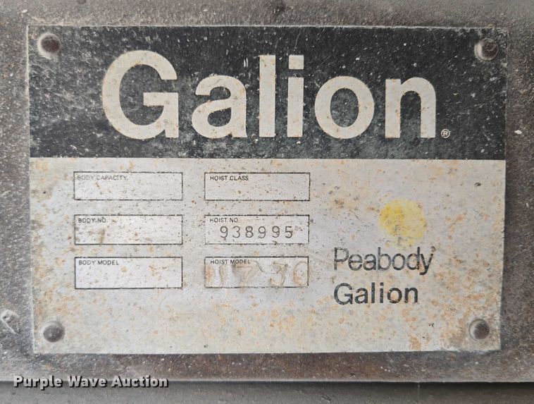 image for item EF1561 1993 International 4700 dump truck