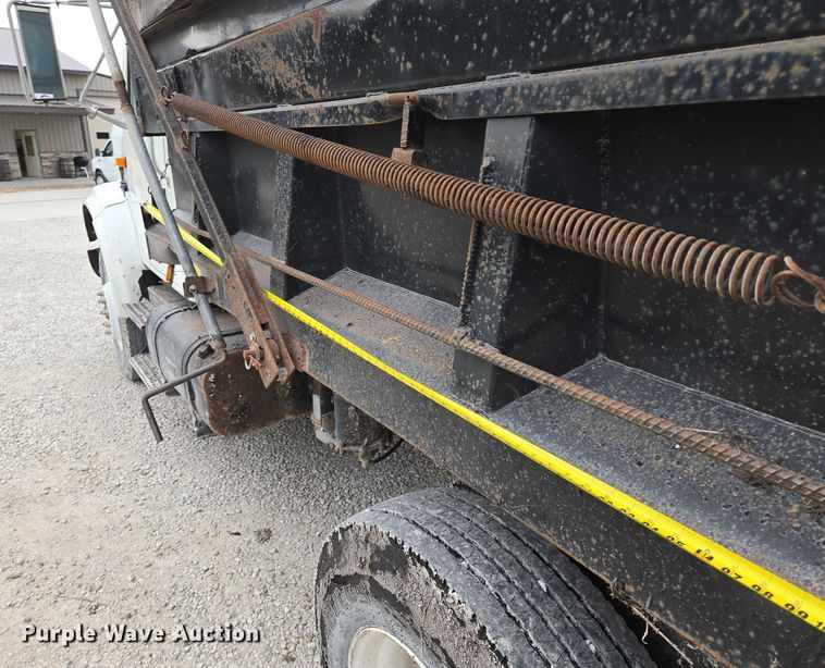 image for item EF1561 1993 International 4700 dump truck