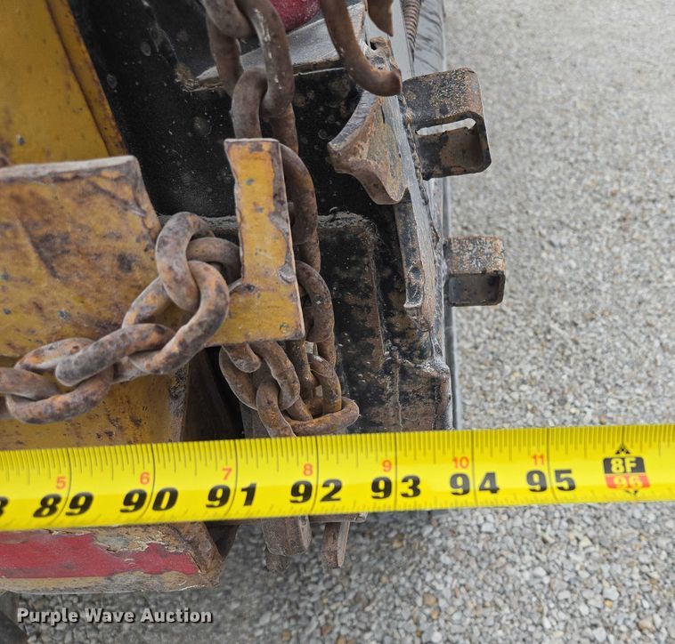 image for item EF1561 1993 International 4700 dump truck