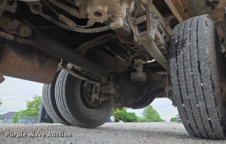 image for item EF1561 1993 International 4700 dump truck