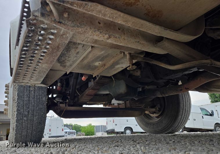 image for item EF1561 1993 International 4700 dump truck