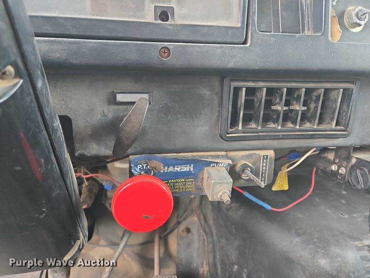 image for item EF1561 1993 International 4700 dump truck