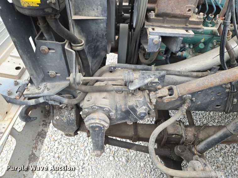 image for item EF1561 1993 International 4700 dump truck