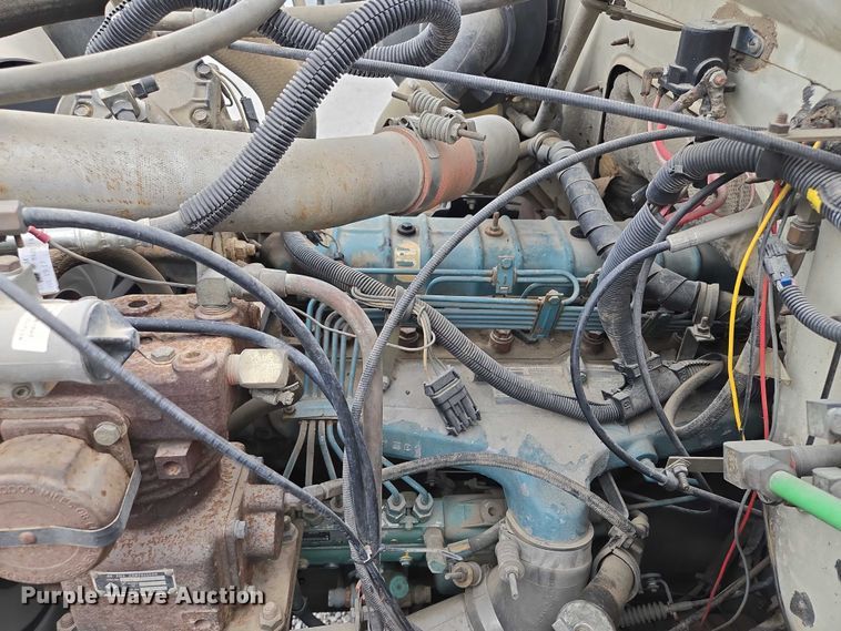 image for item EF1561 1993 International 4700 dump truck