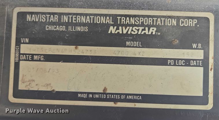 image for item EF1561 1993 International 4700 dump truck