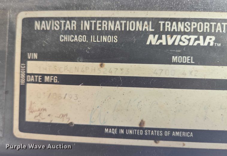 image for item EF1561 1993 International 4700 dump truck