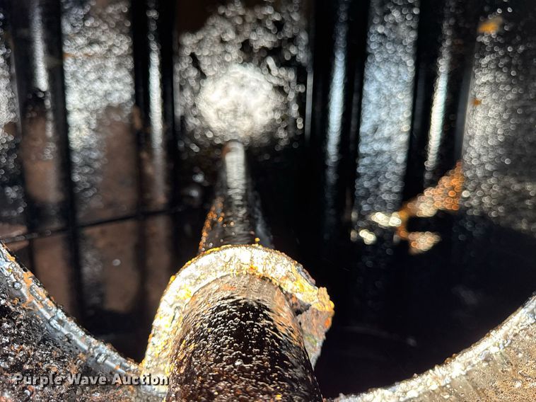 image for item EF2055 1997 Ford CT800 oil distributor truck