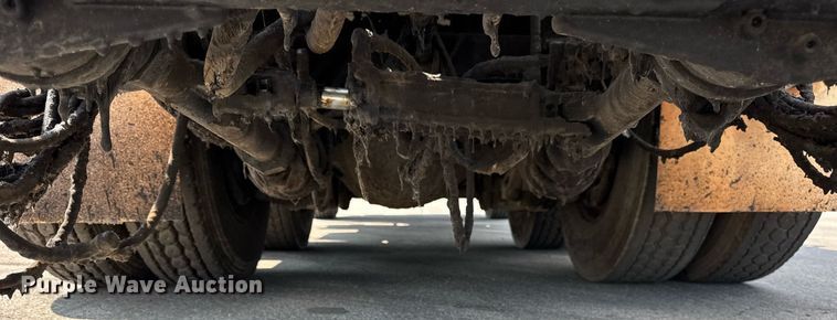 image for item EF2055 1997 Ford CT800 oil distributor truck