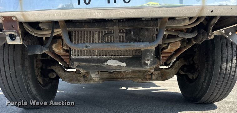 image for item EF2055 1997 Ford CT800 oil distributor truck