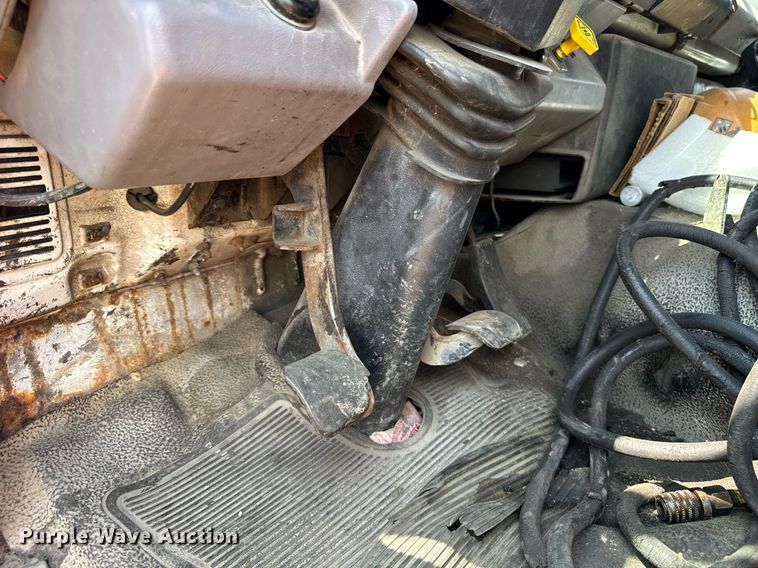 image for item EF2055 1997 Ford CT800 oil distributor truck