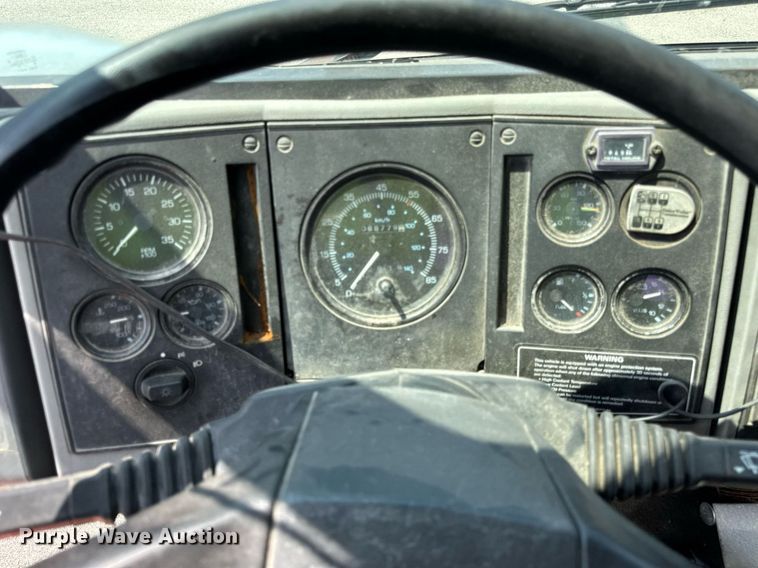 image for item EF2055 1997 Ford CT800 oil distributor truck