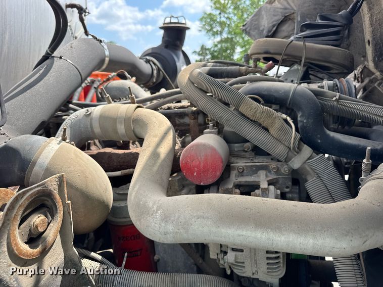 image for item EF2055 1997 Ford CT800 oil distributor truck