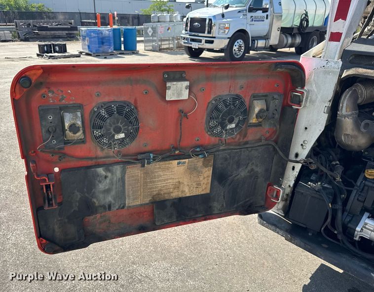 image for item EF2057 2018 Bobcat S770 skid steer loader