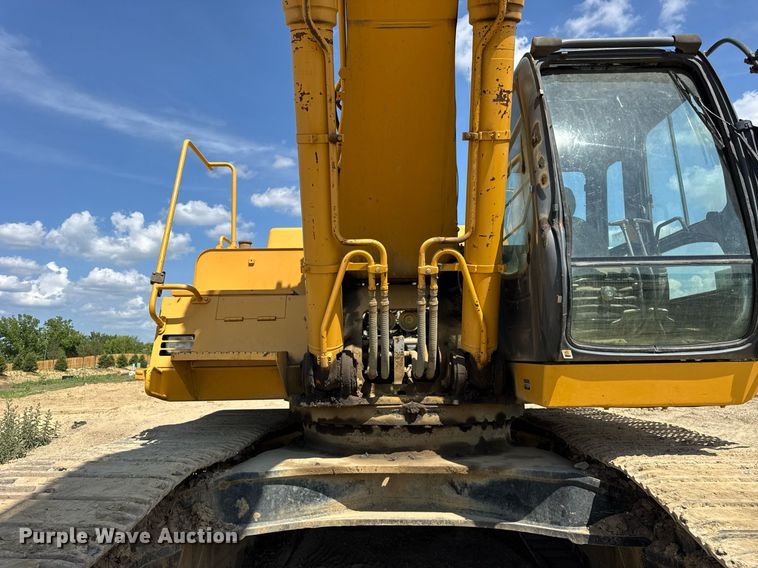 image for item EF2062 2004 John Deere 450C LC excavator