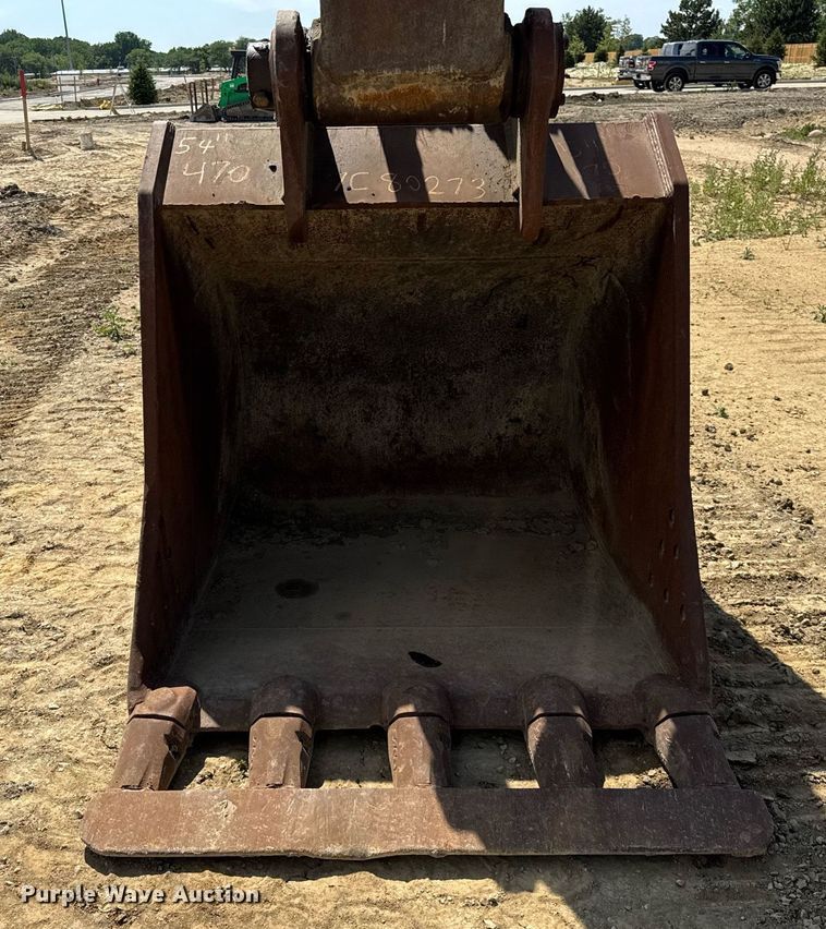 image for item EF2062 2004 John Deere 450C LC excavator