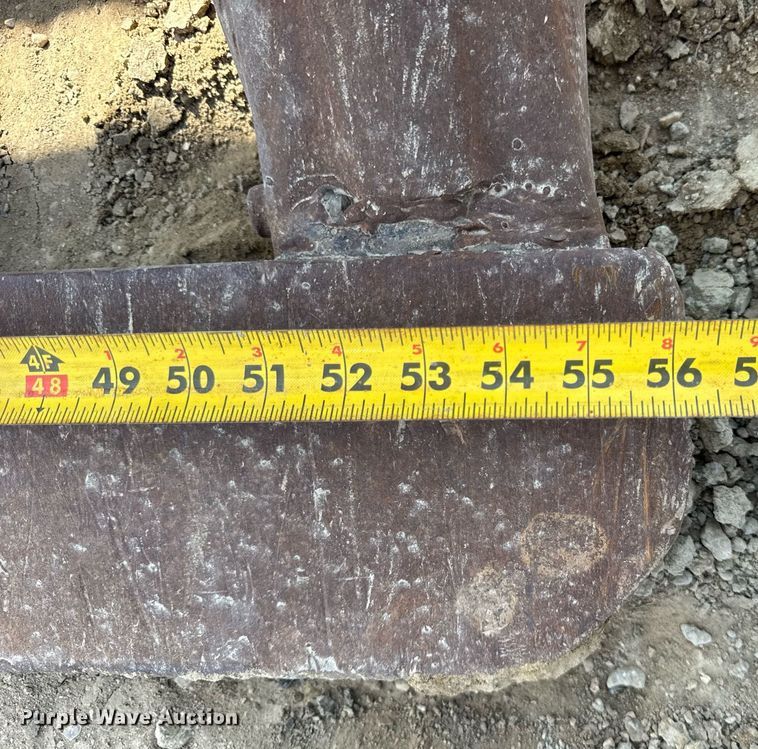 image for item EF2062 2004 John Deere 450C LC excavator