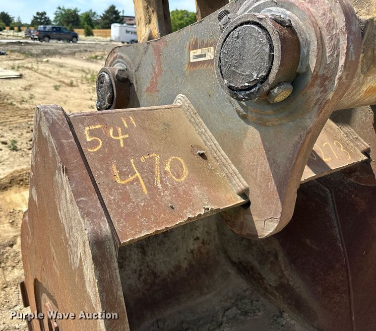 image for item EF2062 2004 John Deere 450C LC excavator