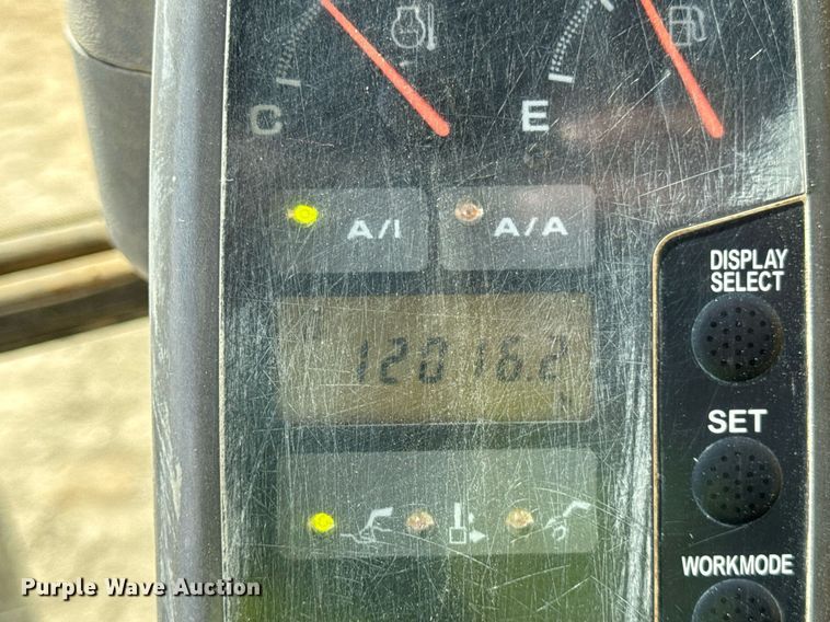 image for item EF2062 2004 John Deere 450C LC excavator