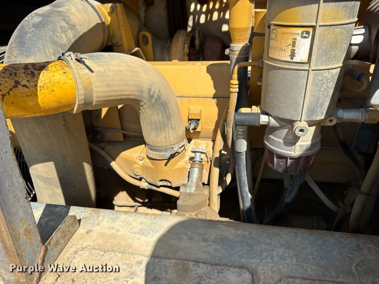 image for item EF2062 2004 John Deere 450C LC excavator