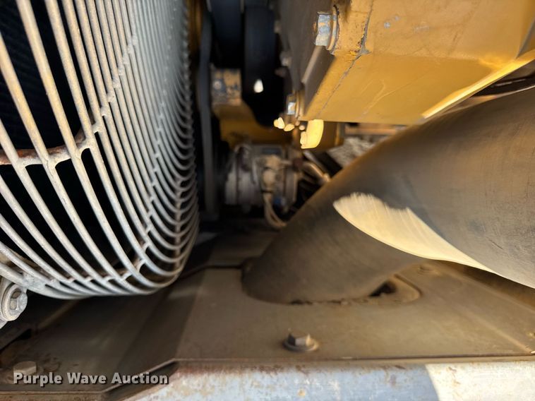 image for item EF2062 2004 John Deere 450C LC excavator