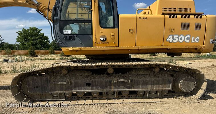 image for item EF2062 2004 John Deere 450C LC excavator