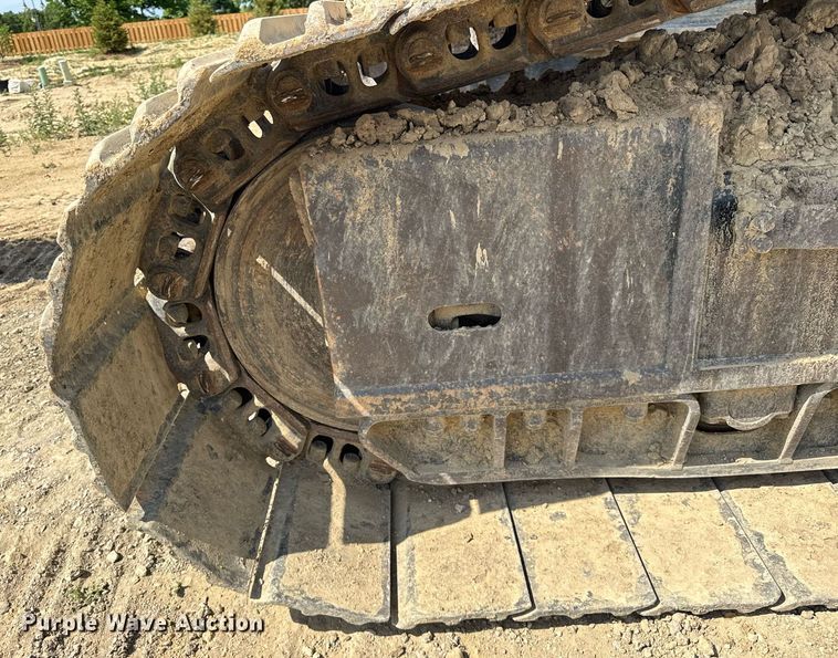 image for item EF2062 2004 John Deere 450C LC excavator