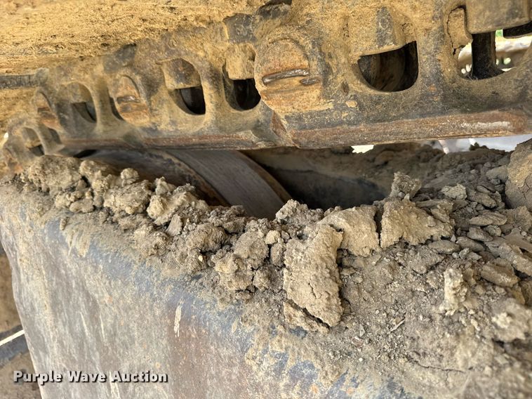 image for item EF2062 2004 John Deere 450C LC excavator