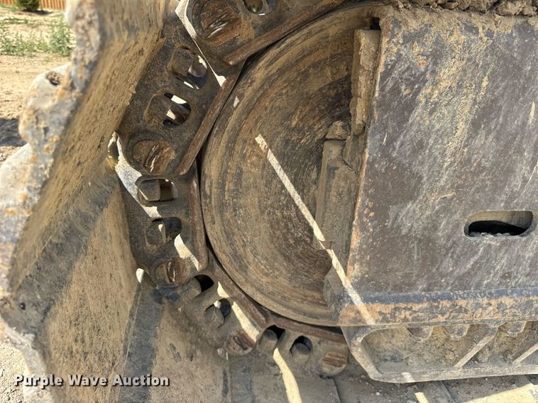 image for item EF2062 2004 John Deere 450C LC excavator