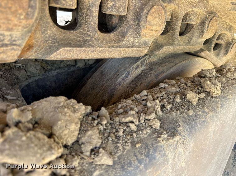 image for item EF2062 2004 John Deere 450C LC excavator