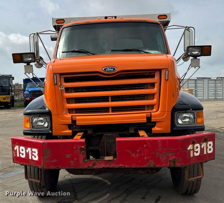 image for item EF2063 1998 Ford L8501 dump truck