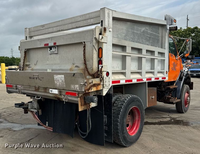 image for item EF2063 1998 Ford L8501 dump truck