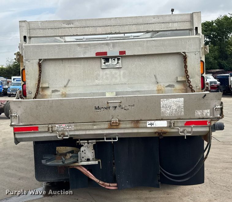 image for item EF2063 1998 Ford L8501 dump truck