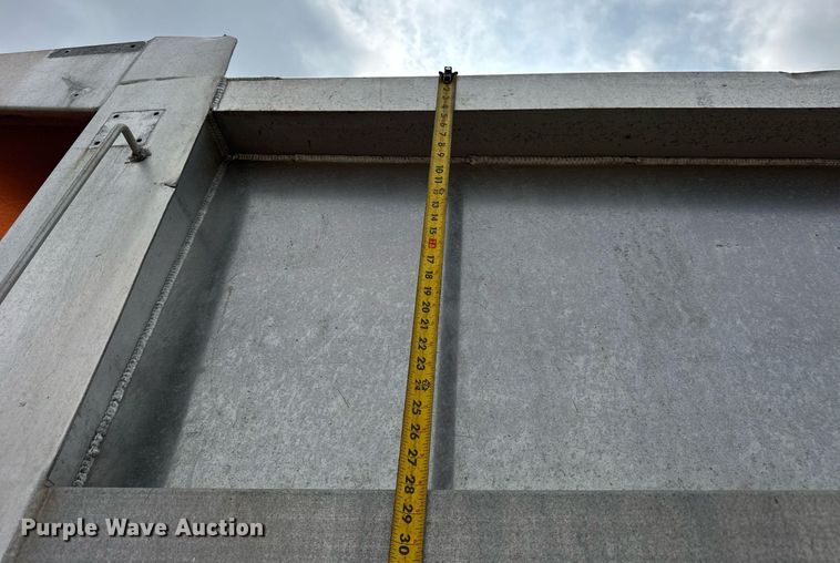 image for item EF2063 1998 Ford L8501 dump truck